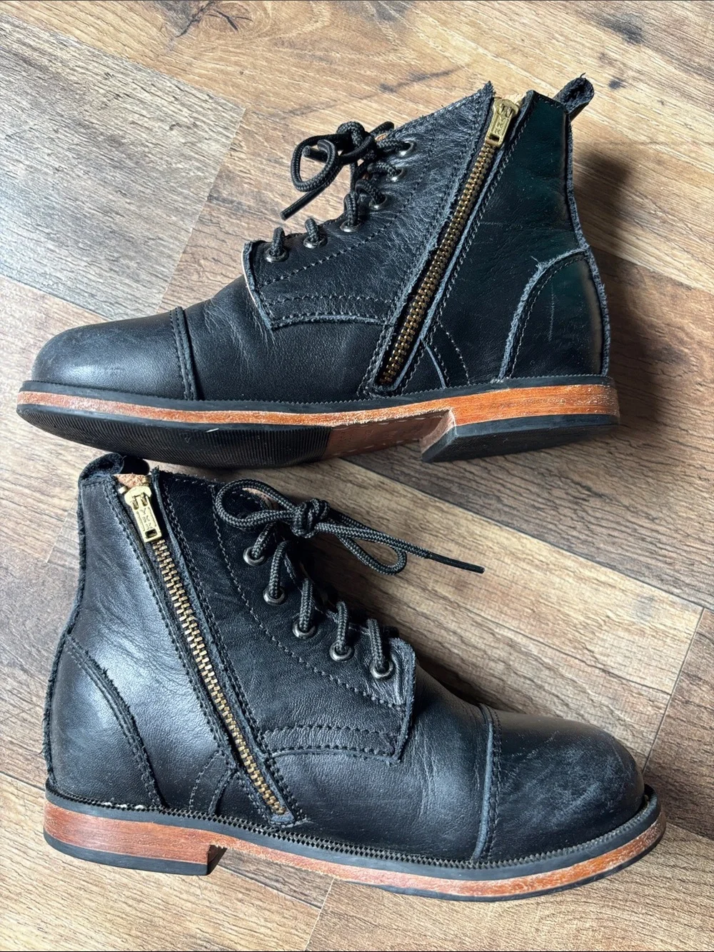 Mikoleon Black Leather Heirloom Luxe Side Zip Boots size 11.5